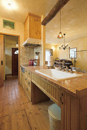 Vie house  施主自ら手を加え愛着が増す　アンティークのような住まいの建築実例画像5