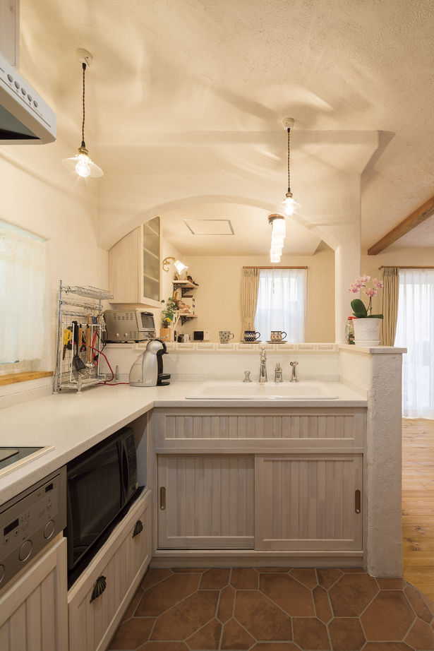 Vie house  都会的な外観と融合する自然素材の温もりを感じる住まいの建築実例画像5