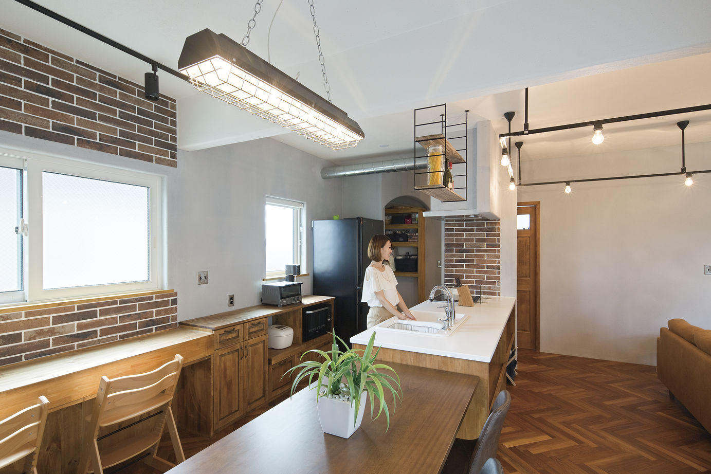 Vie house  【1000万円台／約38坪】無垢のヘリンボーンを愉しむヴィンテージな空間が魅力的の建築実例画像9