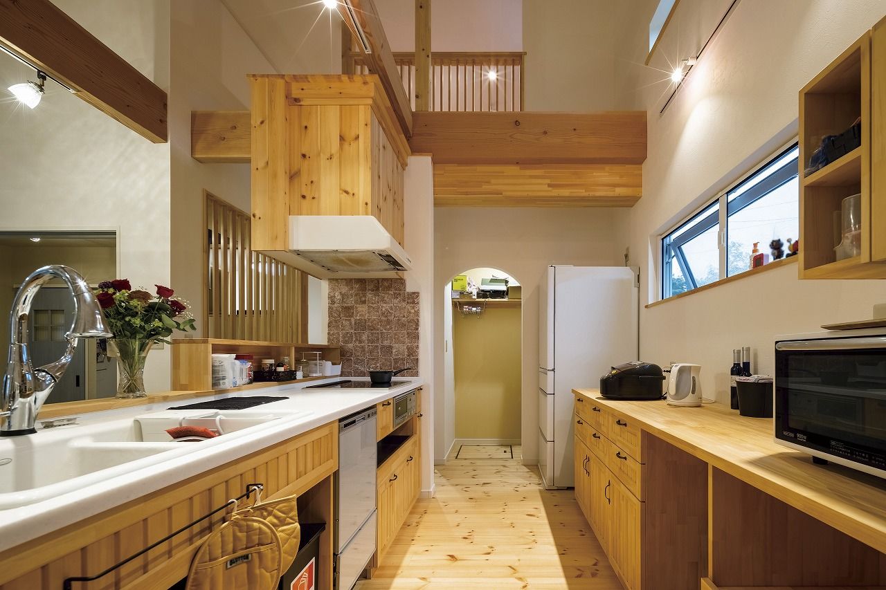 Vie house  ハンドメイドと珪藻土で叶えた、平屋のように暮らす木の住まいの建築実例画像4