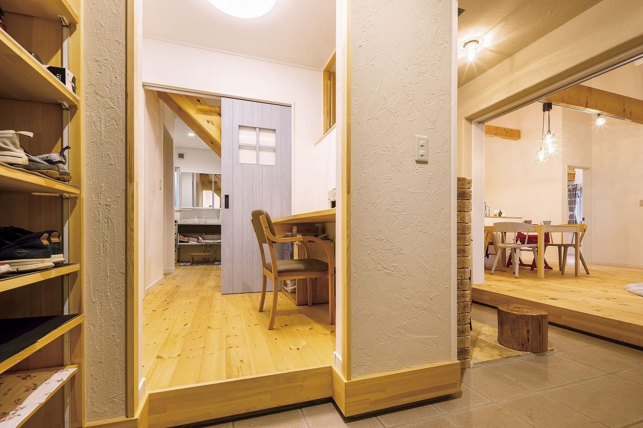 Vie house  ハンドメイドと珪藻土で叶えた、平屋のように暮らす木の住まいの建築実例画像6