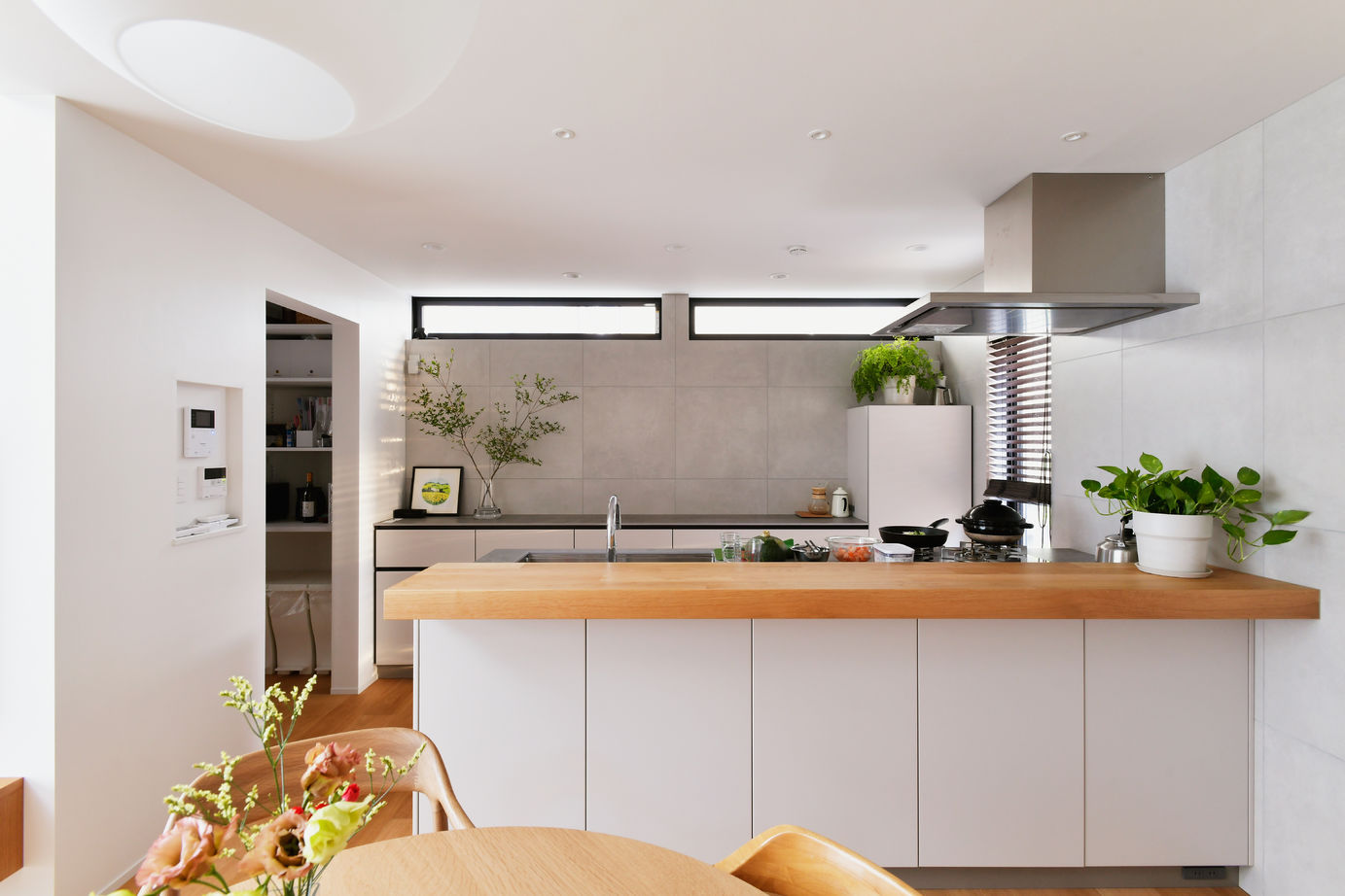 ミューズの家 【3000万円台|40坪台|間取り|2階建て】存在感のある吹き抜けが魅力。バルコニーとスキップフロアのある家の建築実例画像3