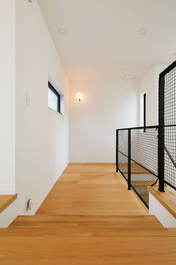 ミューズの家 【3000万円台|40坪台|間取り|2階建て】存在感のある吹き抜けが魅力。バルコニーとスキップフロアのある家の建築実例画像6