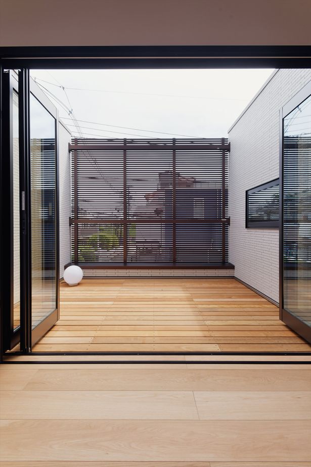 ミューズの家 【3000万円台|40坪台|間取り|2階建て】存在感のある吹き抜けが魅力。バルコニーとスキップフロアのある家の建築実例画像7