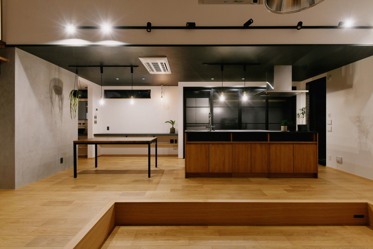 ミューズの家 【3000万円台|30坪台|間取り|2階建て】開放感あふれる吹き抜け＆ピットリビング。木×アイアンの美しい家の建築実例画像5