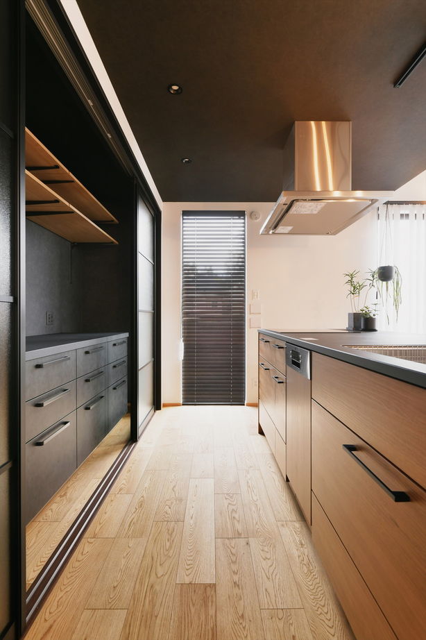 ミューズの家 【3000万円台|30坪台|間取り|2階建て】開放感あふれる吹き抜け＆ピットリビング。木×アイアンの美しい家の建築実例画像7