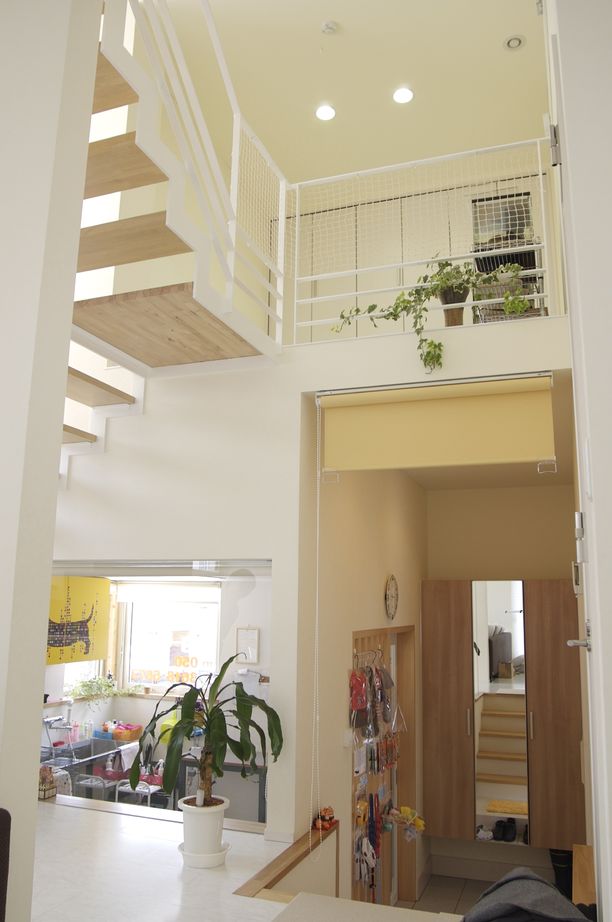 AD設計室 【札幌市/4LDK/収納充実】愛犬のためのトリミングルームも設置！傾斜地を利用したスキップフロアの家の建築実例画像2