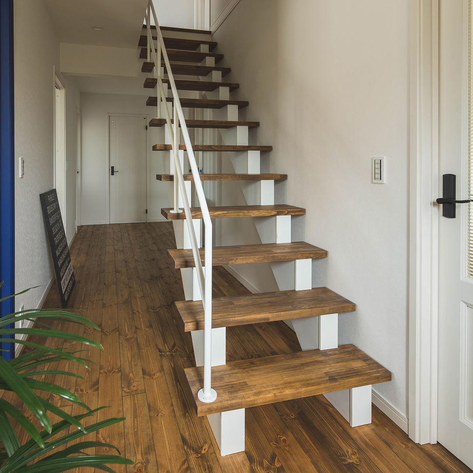 グラッソ一級建築士事務所 【滋賀/2000万円台/平屋風/間取り図/40坪/4LDK】カリフォルニアスタイルの平屋風。カバードポーチのある家の建築実例画像4