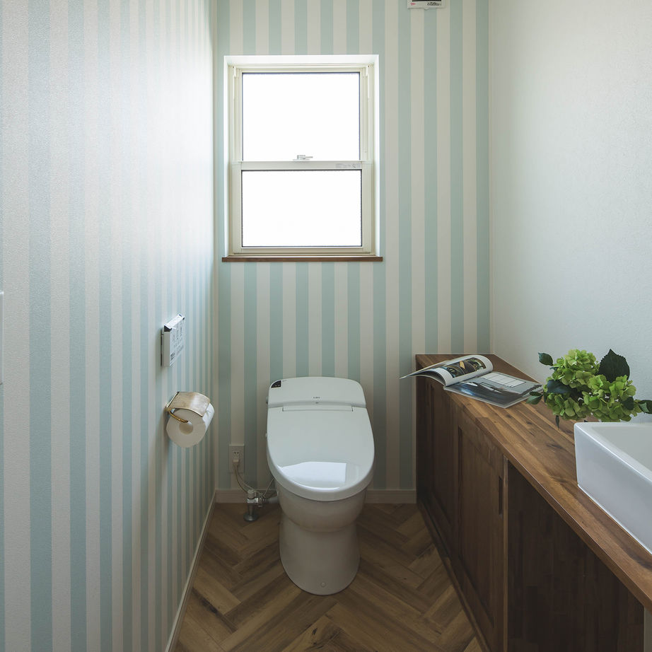 グラッソ一級建築士事務所 【滋賀/2000万円台/平屋風/間取り図/40坪/4LDK】カリフォルニアスタイルの平屋風。カバードポーチのある家の建築実例画像6