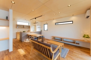 住み家 憧れのオーク材を多数使用したナチュラルモダンでオシャレなお家の建築実例画像2