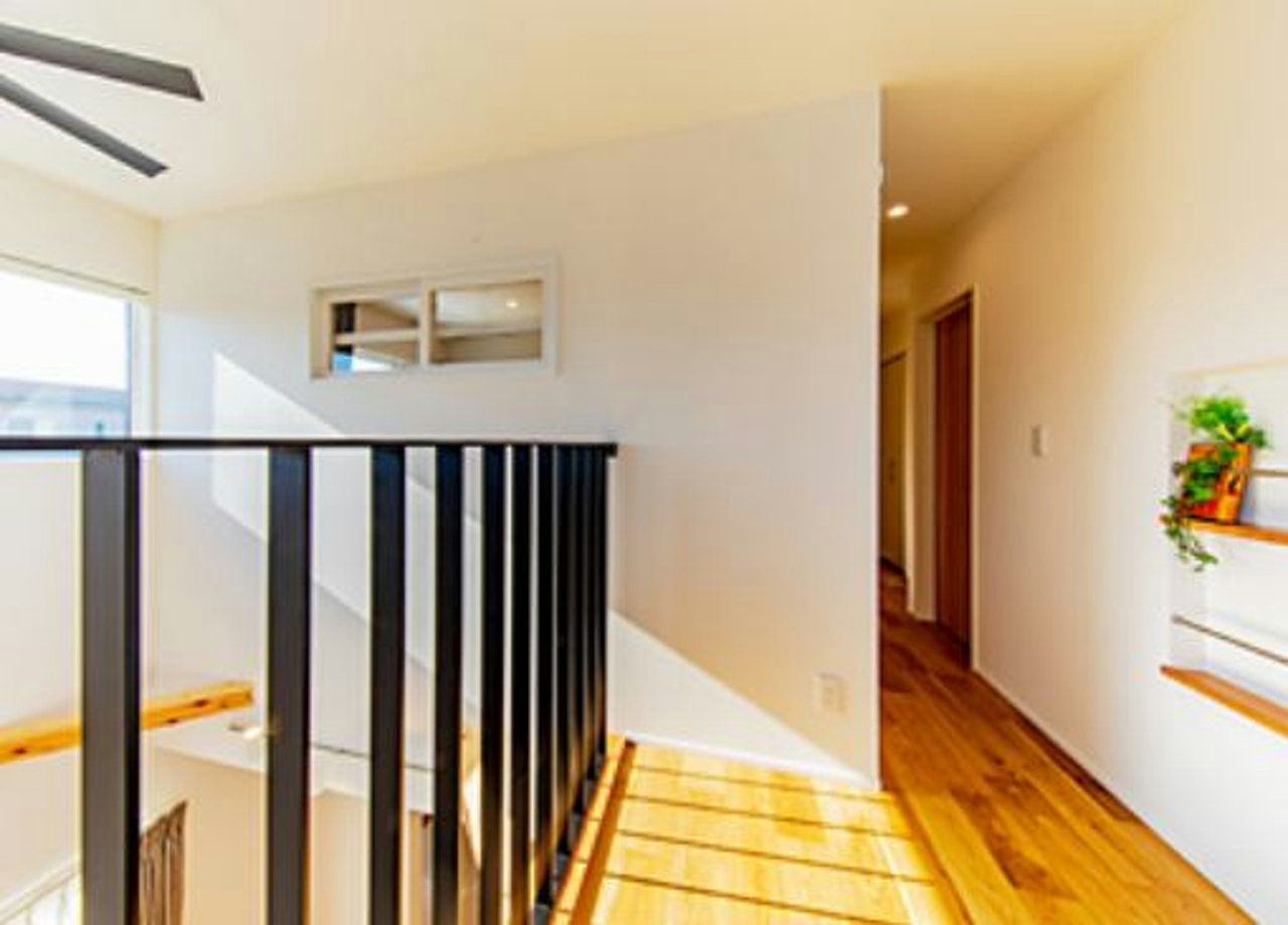 住み家 開放的な吹き抜けと、リビング階段が家族を見守る家の建築実例画像6