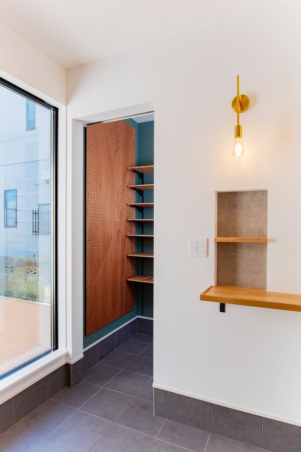 住み家 ウッドデッキを囲むコの字の家の建築実例画像5