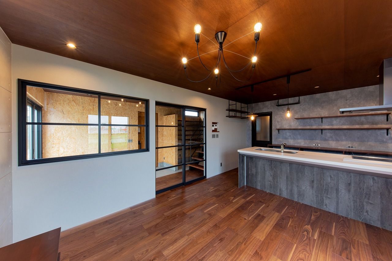 住み家 土間のあるインダストリアルな家の建築実例画像3