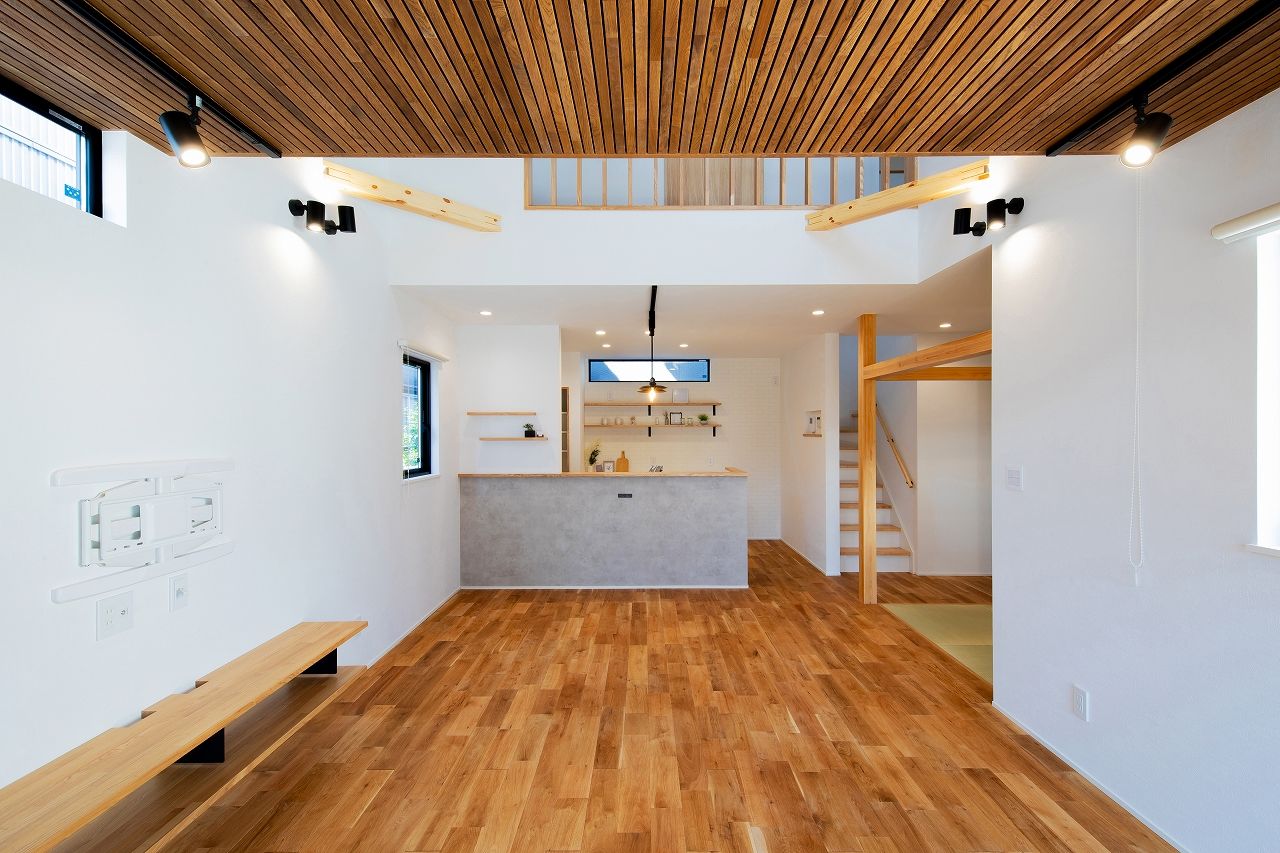 住み家 吹き抜けでつながる家の建築実例画像2