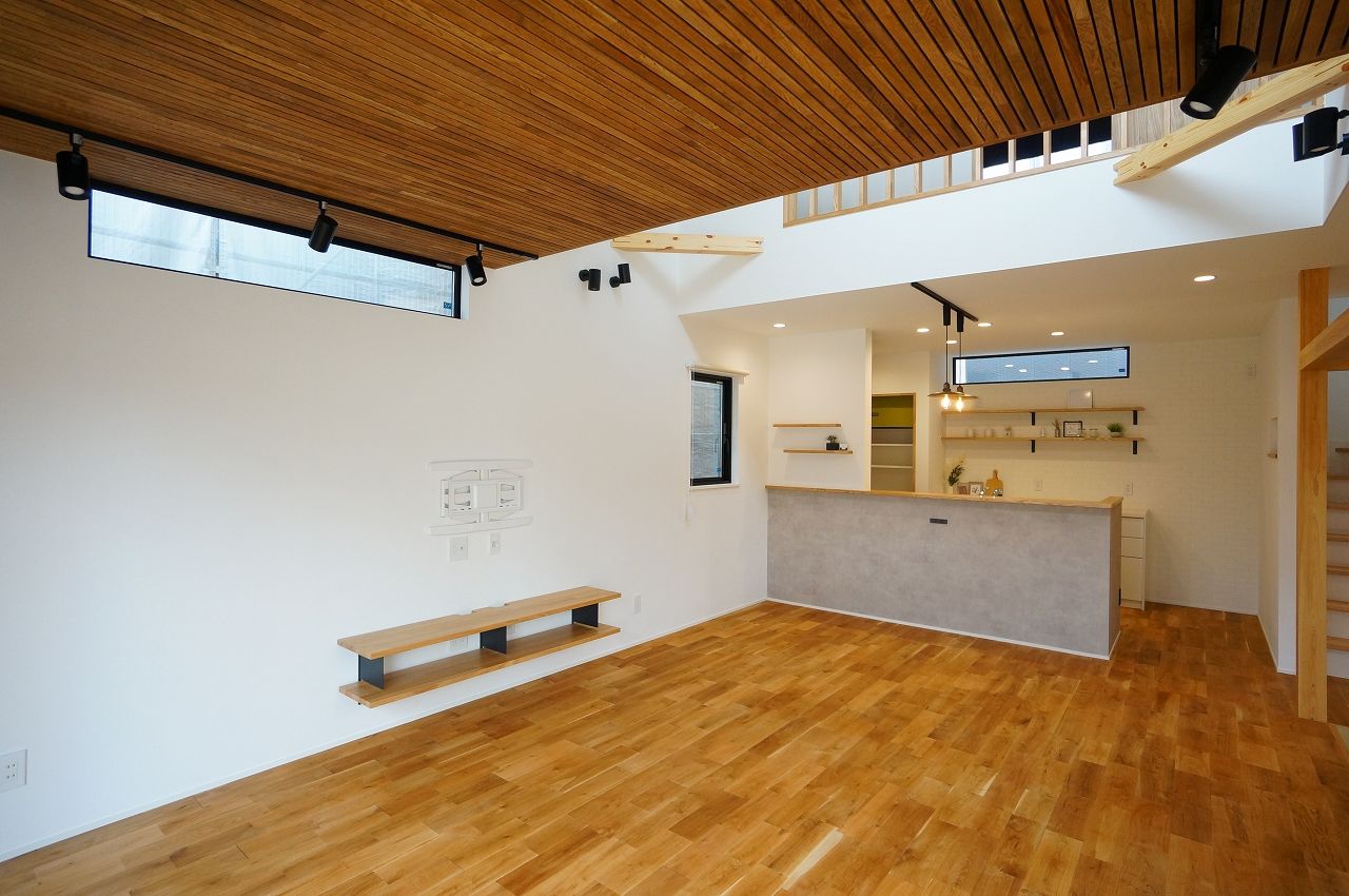 住み家 吹き抜けでつながる家の建築実例画像3