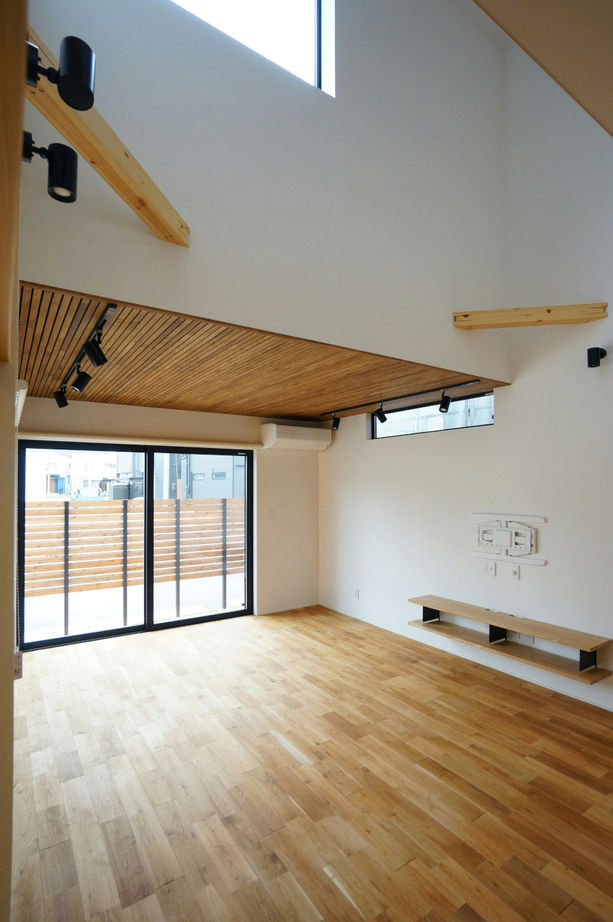 住み家 吹き抜けでつながる家の建築実例画像4