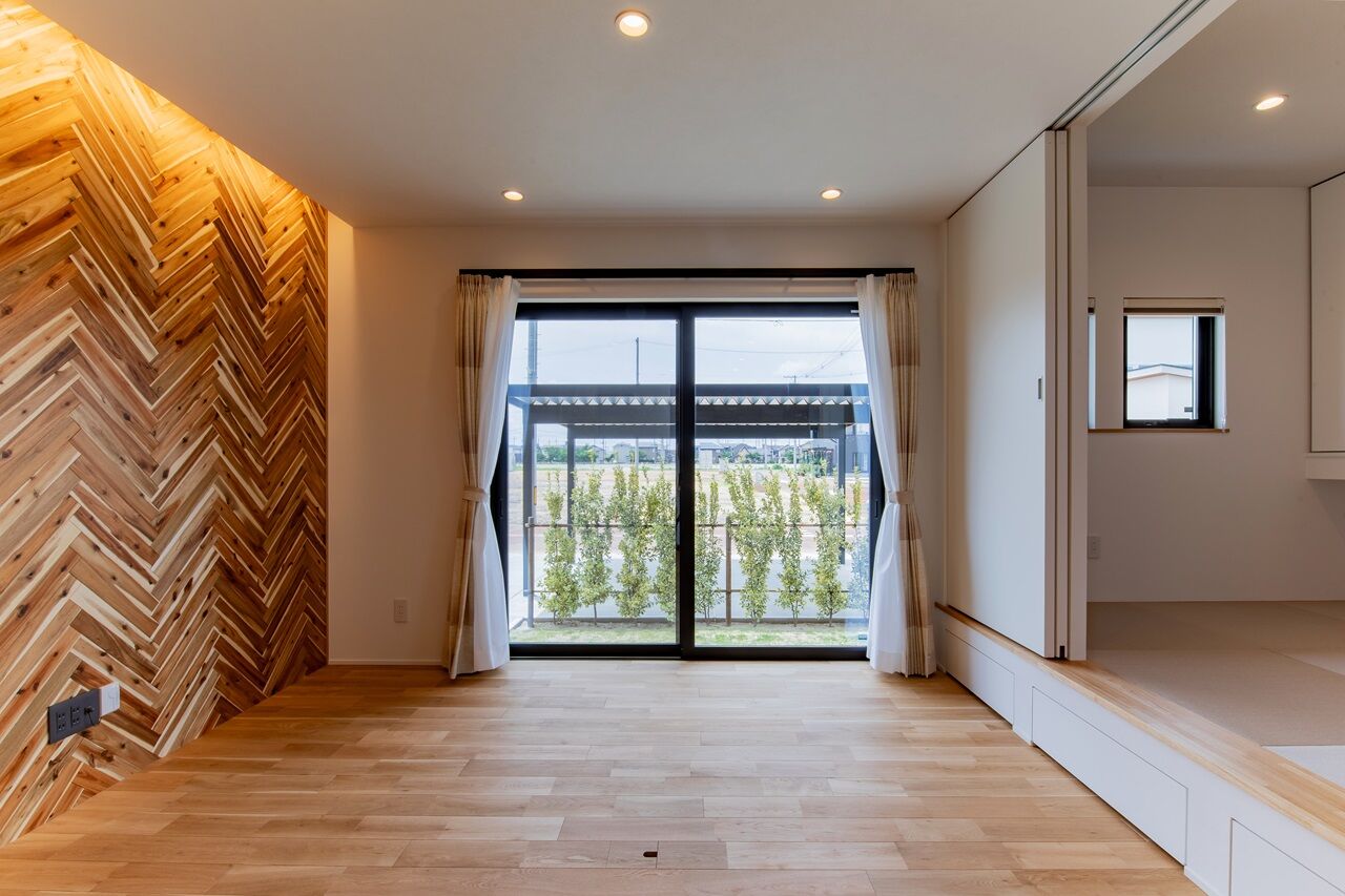 住み家 庭と音楽を楽しむレッドシダー×ヘリンボーンの家の建築実例画像3