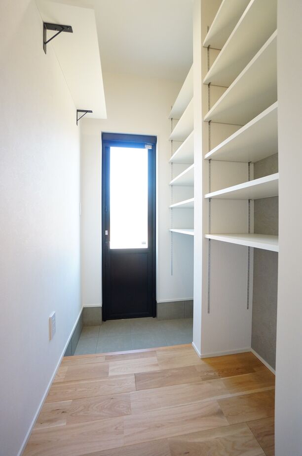 住み家 庭と音楽を楽しむレッドシダー×ヘリンボーンの家の建築実例画像6