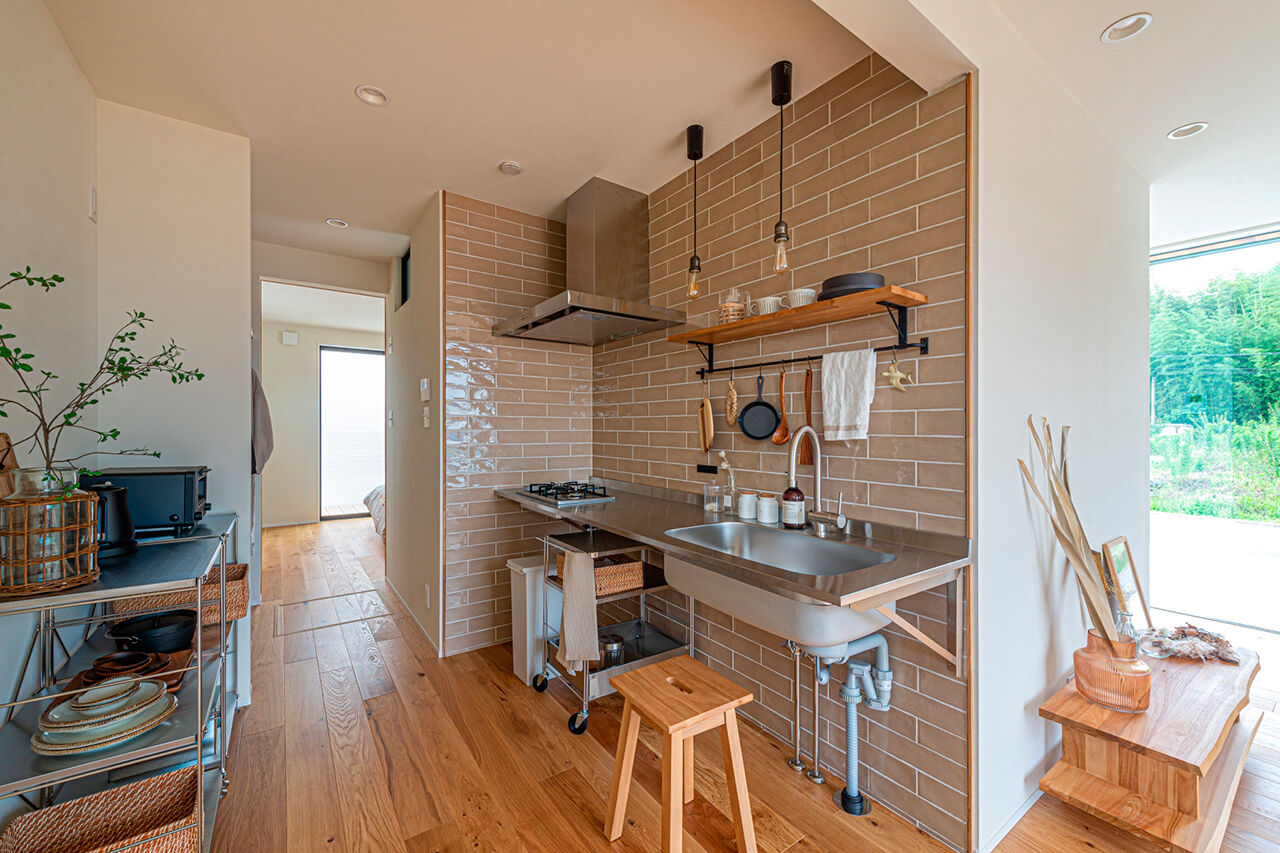 LIMINI 【1000万円台×平屋/16坪/間取り図有】インテリアを思いきり楽しむ。ショーケースのようなガラス張りの平屋の建築実例画像5