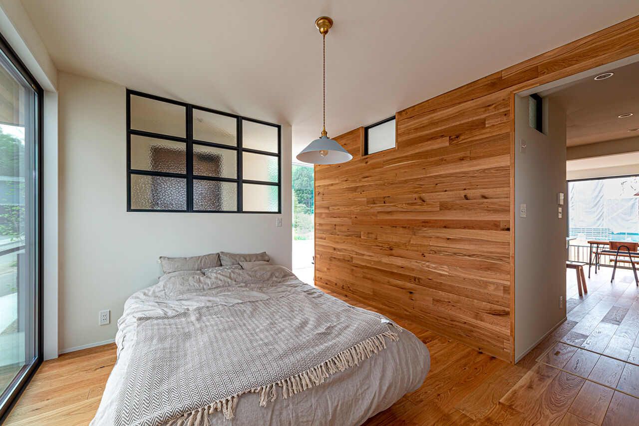 LIMINI 【1000万円台×平屋/16坪/間取り図有】インテリアを思いきり楽しむ。ショーケースのようなガラス張りの平屋の建築実例画像6