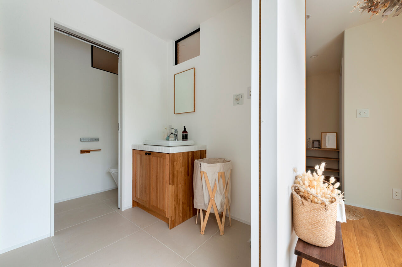 LIMINI 【1000万円台×平屋/16坪/間取り図有】インテリアを思いきり楽しむ。ショーケースのようなガラス張りの平屋の建築実例画像8