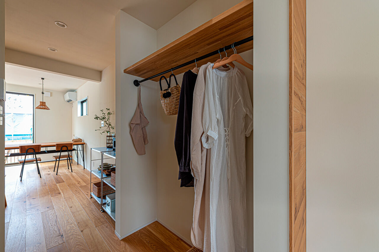 LIMINI 【1000万円台×平屋/16坪/間取り図有】インテリアを思いきり楽しむ。ショーケースのようなガラス張りの平屋の建築実例画像9