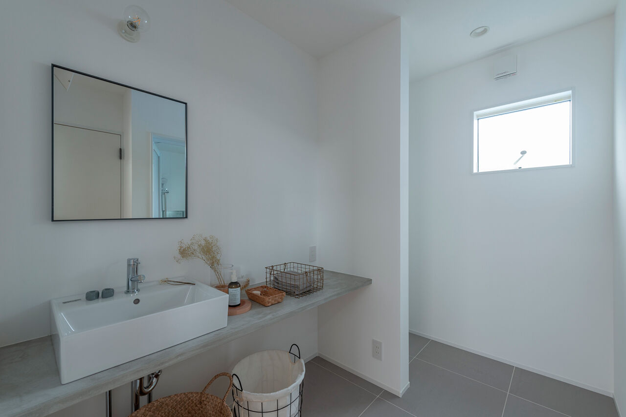 LIMINI 【平屋/ロフト/16坪/間取り図有】シンプルライフ×コンパクトを極めた「ゼロLDK」の平屋の建築実例画像8