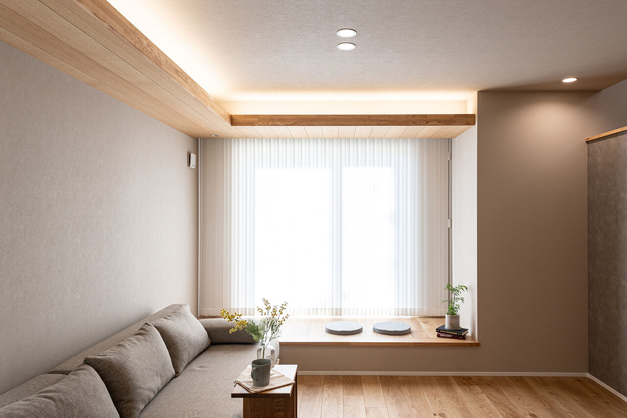 オスカーホーム 付かず離れず、家族の距離感がちょうどいいリビング。陽だまりのヌックも寛ぎの空間。インナーガレージ付の建築実例画像4