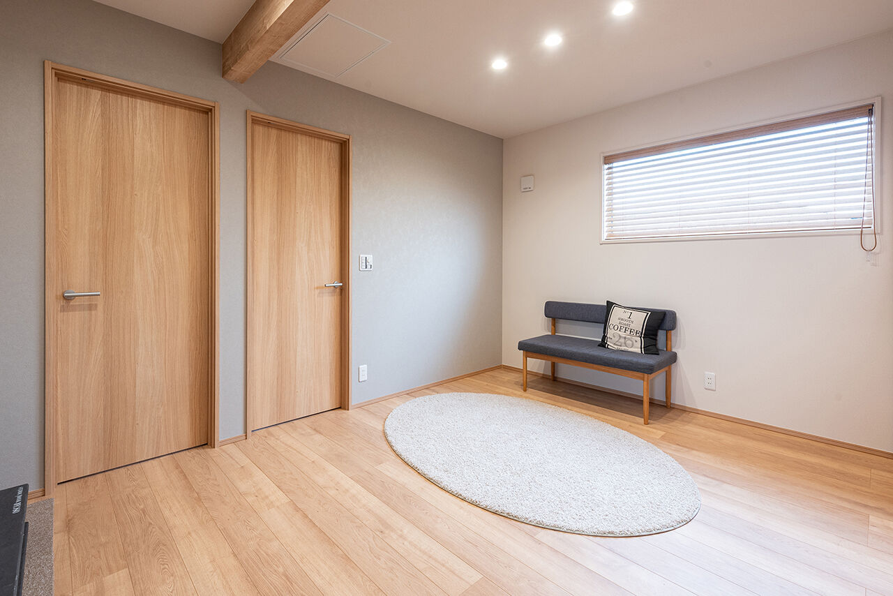 オスカーホーム 2000万円台｜外を通らずに室内へスムーズ！インナーガレージ付。LDKと畳コーナーで家族団欒もゆったりの建築実例画像8