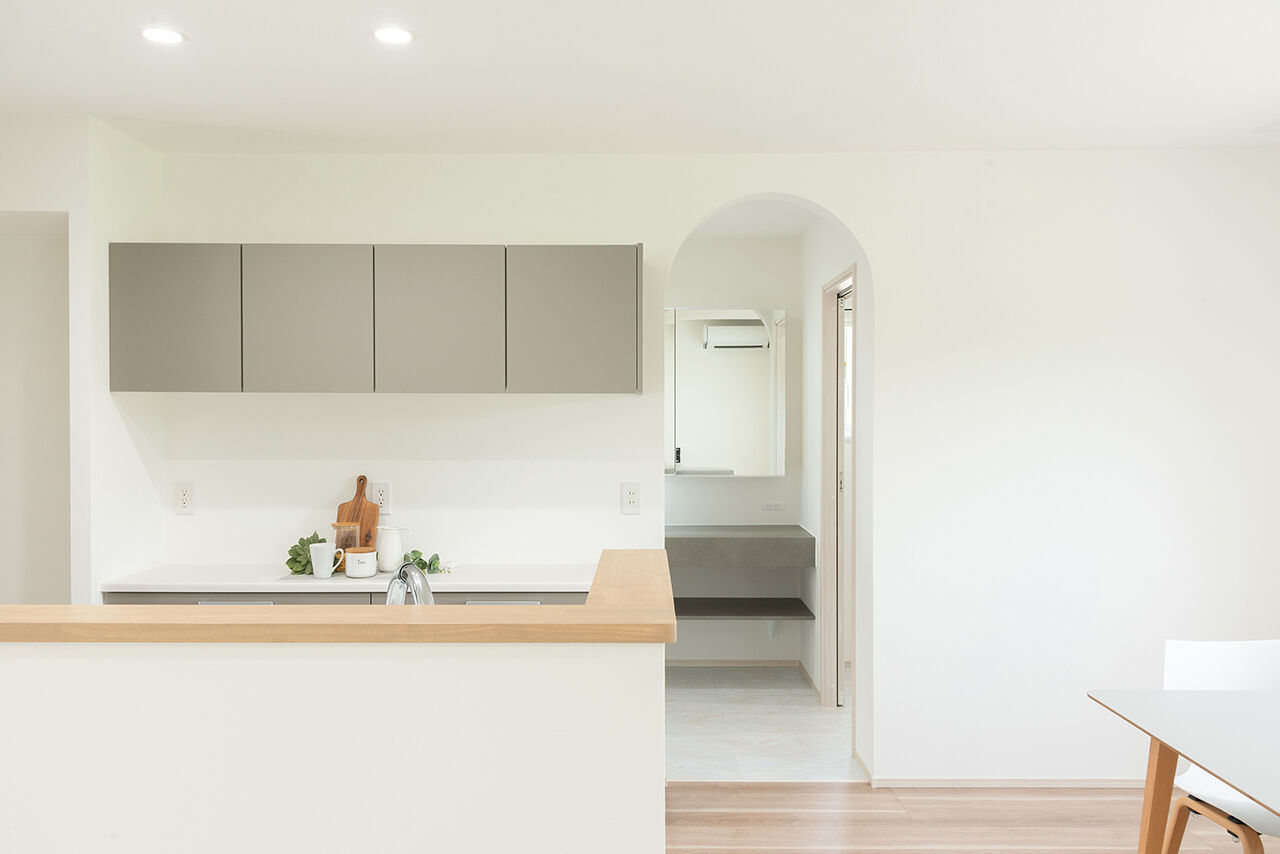 オスカーホーム 2000万円台｜ナチュラル雑貨の似合う可愛いお家。LDK隣には小上がりのゴロンスペース。インナーガレージ付の建築実例画像6