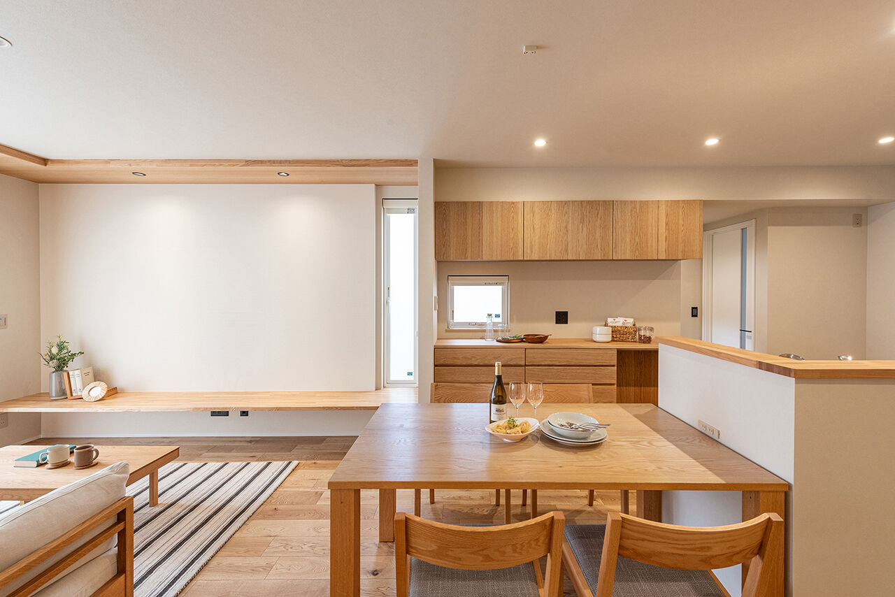 オスカーホーム 2000万円台｜シンプルにまとめたジャパンディスタイル。リビング隣にゴロンスペース。インナーガレージ付の建築実例画像3