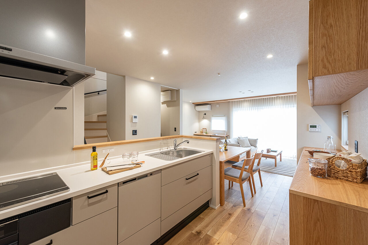 オスカーホーム 2000万円台｜シンプルにまとめたジャパンディスタイル。リビング隣にゴロンスペース。インナーガレージ付の建築実例画像5