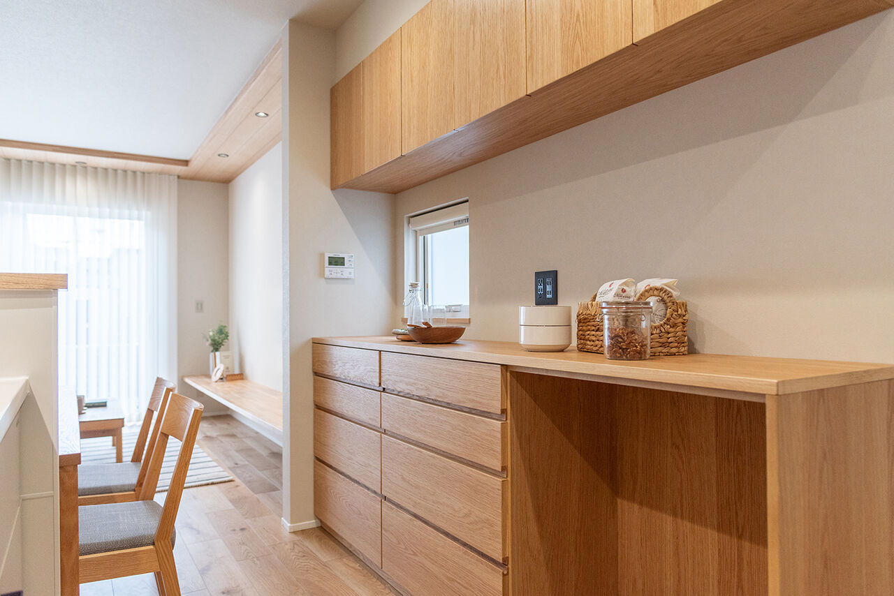 オスカーホーム 2000万円台｜シンプルにまとめたジャパンディスタイル。リビング隣にゴロンスペース。インナーガレージ付の建築実例画像6