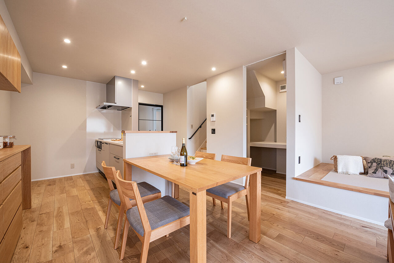 オスカーホーム 2000万円台｜シンプルにまとめたジャパンディスタイル。リビング隣にゴロンスペース。インナーガレージ付の建築実例画像7