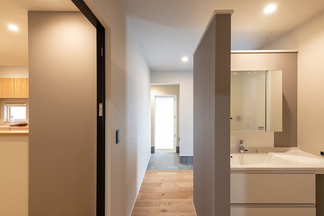 オスカーホーム 2000万円台｜シンプルにまとめたジャパンディスタイル。リビング隣にゴロンスペース。インナーガレージ付の建築実例画像9