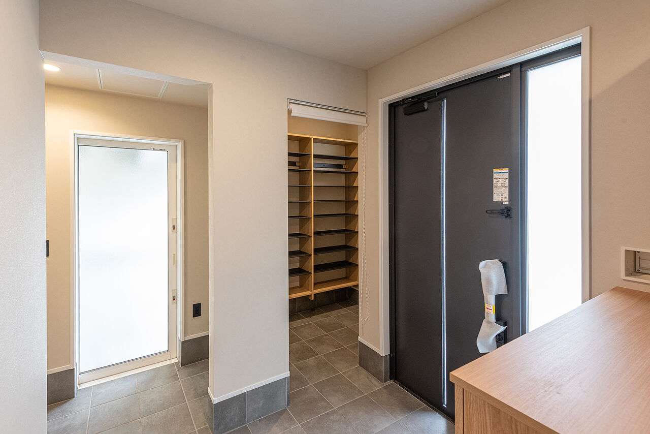 オスカーホーム 2000万円台｜シンプルにまとめたジャパンディスタイル。リビング隣にゴロンスペース。インナーガレージ付の建築実例画像10