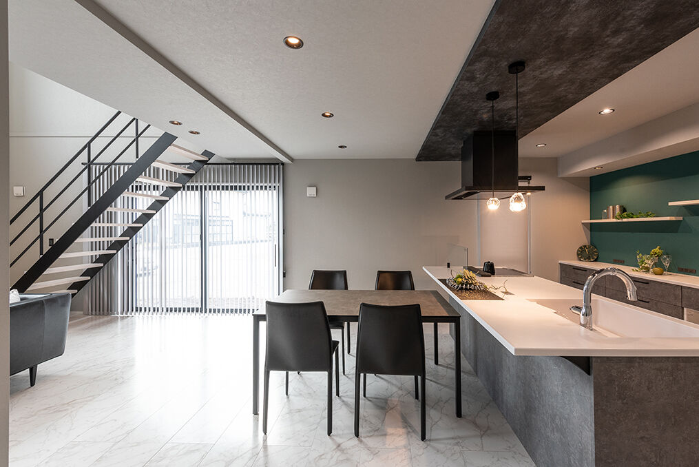 オスカーホーム 開放感あふれる吹き抜けリビング＆インナーガレージを中心に描く多彩なライフシーンの建築実例画像5