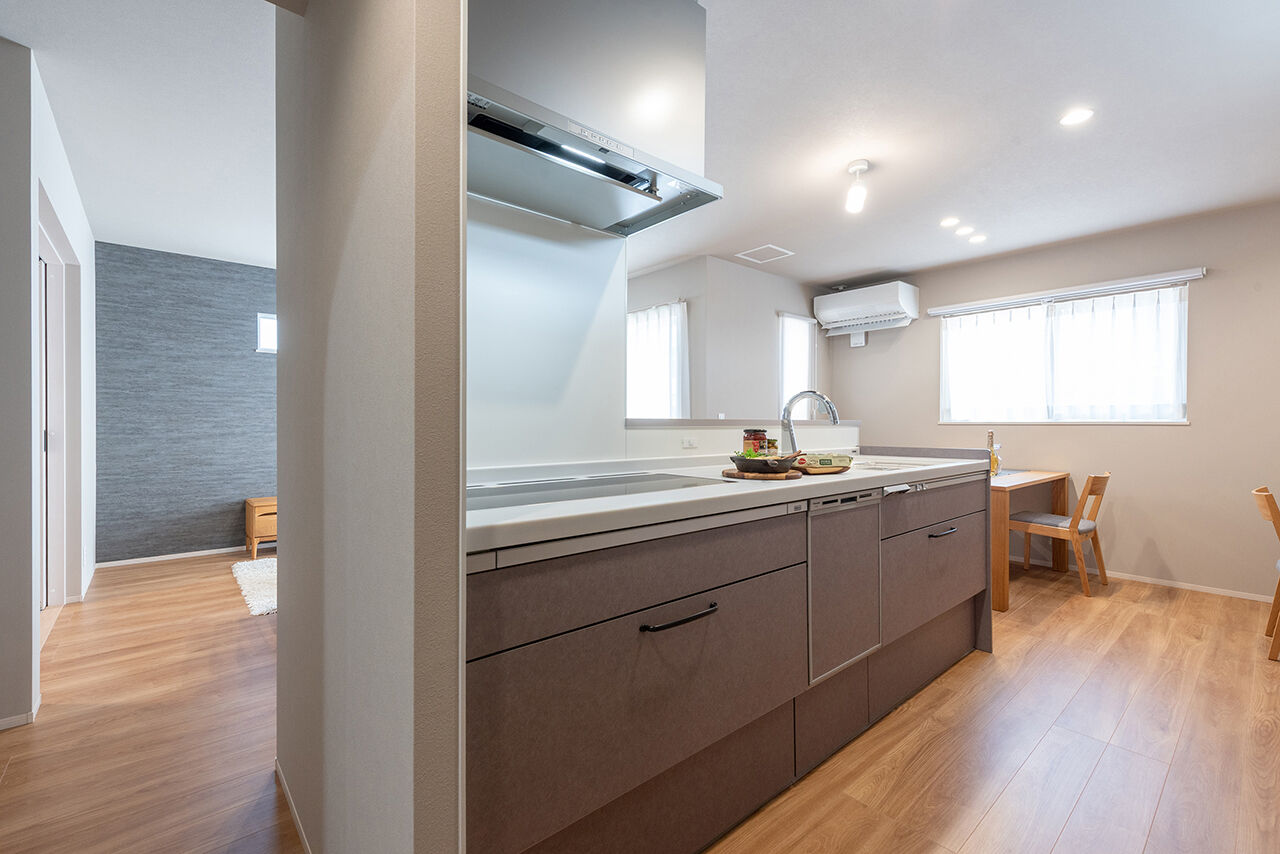 オスカーホーム 回遊動線とインナーガレージで快適な暮らし。アール壁を施したナチュラル＆北欧風の住まいの建築実例画像6