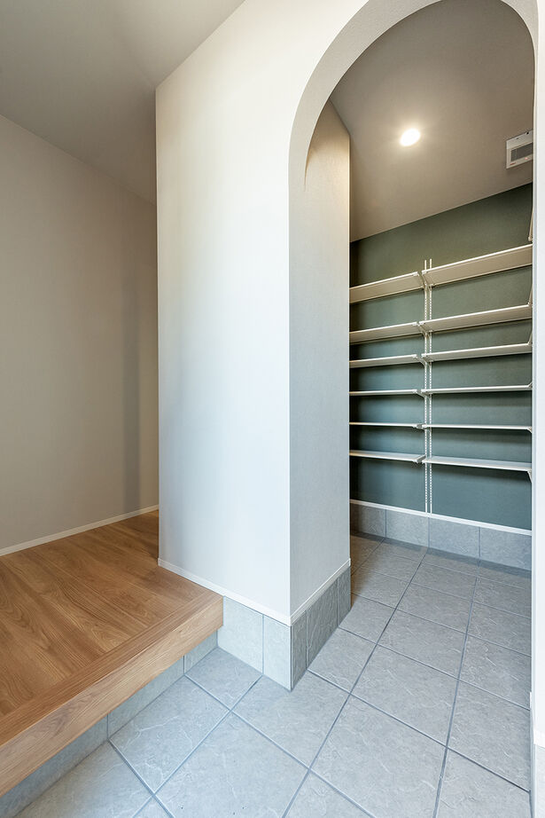 オスカーホーム 回遊動線とインナーガレージで快適な暮らし。アール壁を施したナチュラル＆北欧風の住まいの建築実例画像10