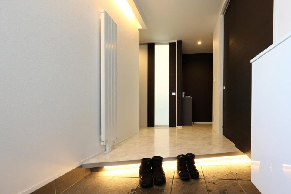 生杉建設 【2000万円台｜苫小牧市｜2階建て｜オーダーキッチン】シンプルさにこだわった、白が映えるモダンな家の建築実例画像10