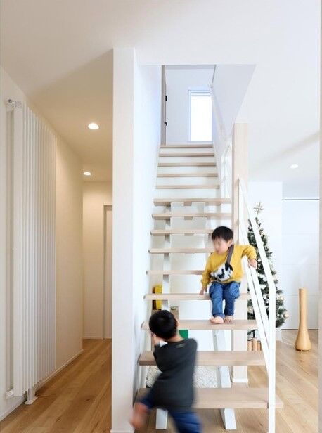 生杉建設 暮らしの質を高める工夫が詰まった、三世代が心地よく過ごす光あふれる住まい＠千歳市の建築実例画像6