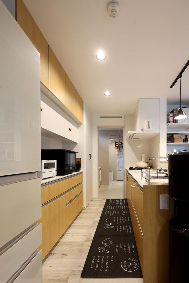 生杉建設 【2000万円台｜2階建て｜家事動線｜自然換気】吹き抜けリビング、猫とバイクと暮らす心地よい家の建築実例画像6