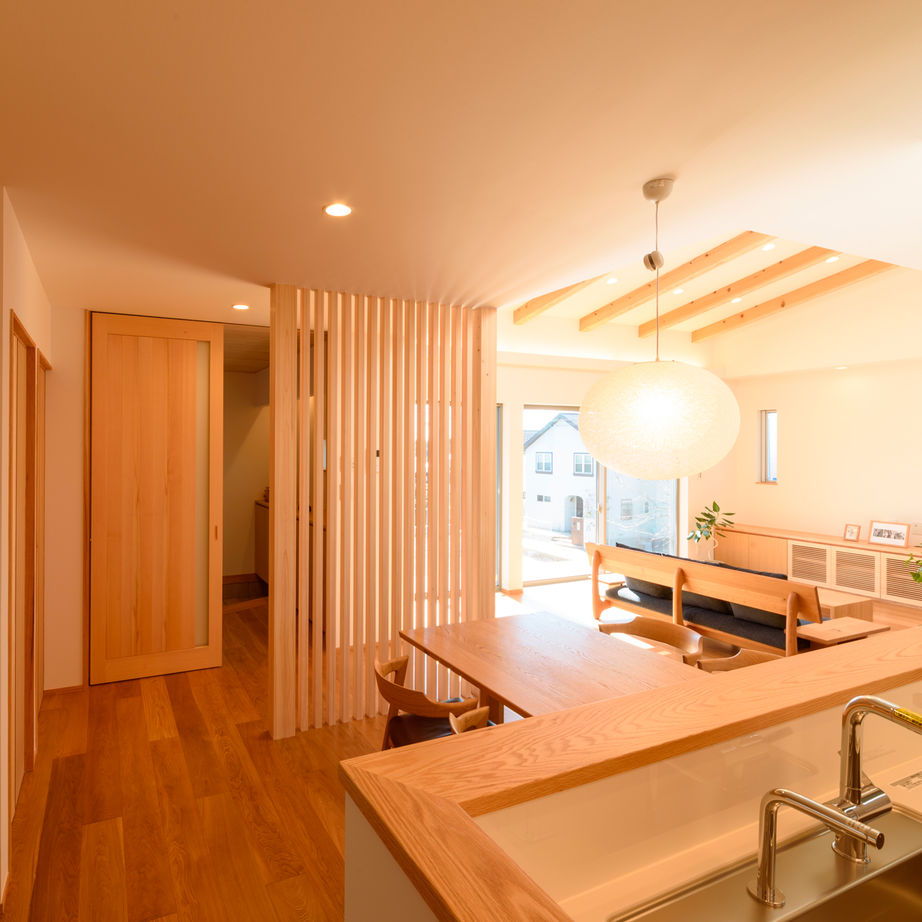 愛和 【愛知/和モダン/大屋根】格子が魅せる木の美しさと大垂木による大空間の実現の建築実例画像8