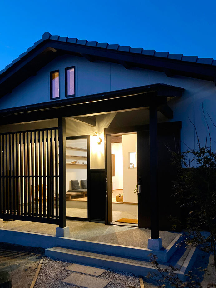 愛和 【2000万円台×22坪×平屋×間取図】古民家喫茶の空気をまとうLDK。木の温もりと珈琲の香りに包まれる平屋の建築実例画像3