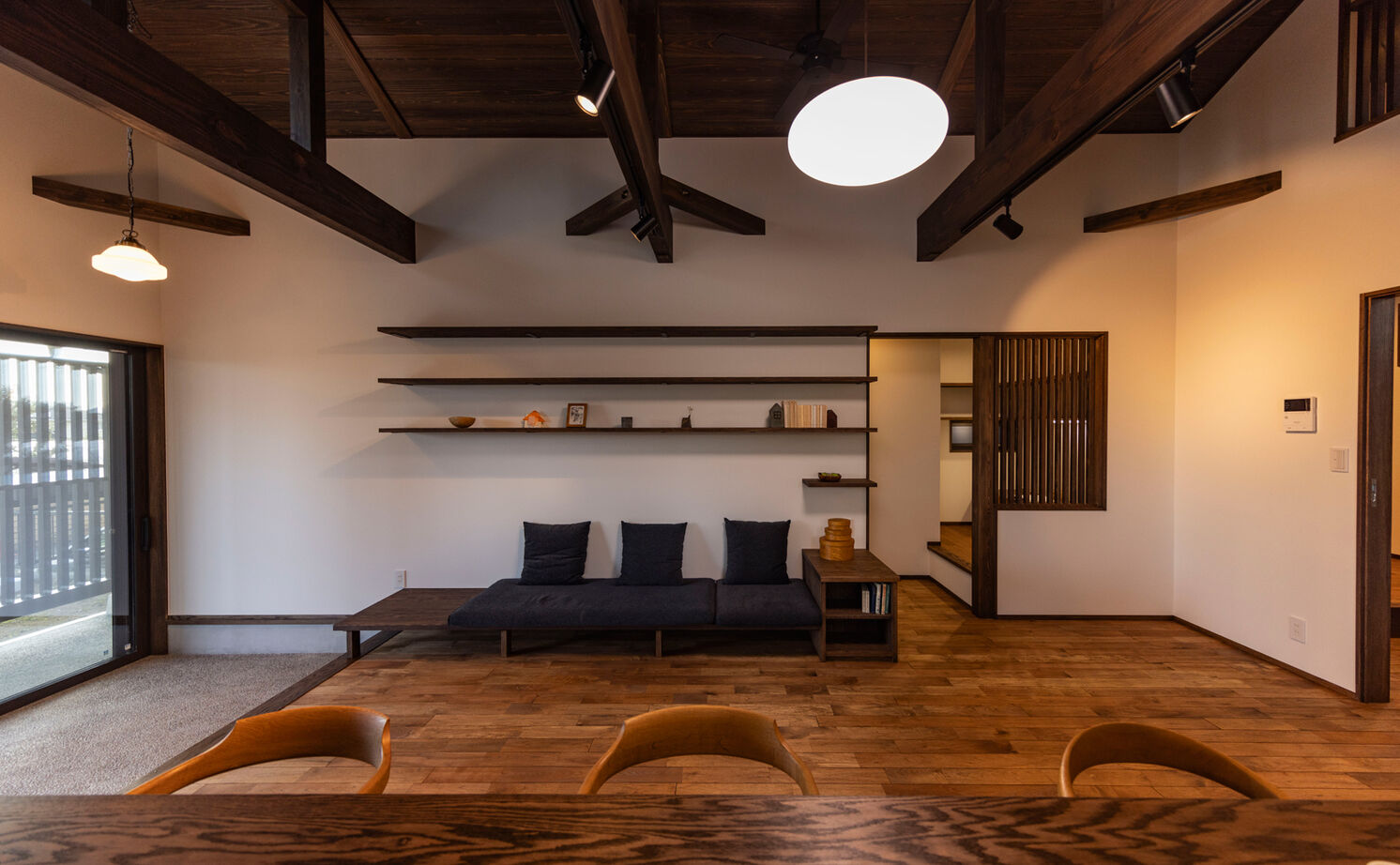 愛和 【2000万円台×22坪×平屋×間取図】古民家喫茶の空気をまとうLDK。木の温もりと珈琲の香りに包まれる平屋の建築実例画像7