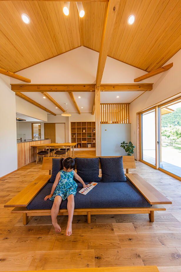 愛和 【3000万円台×自然素材×間取図】「きっとここが、家族のお気に入りになる」家族時間を楽しむヌックの建築実例画像7