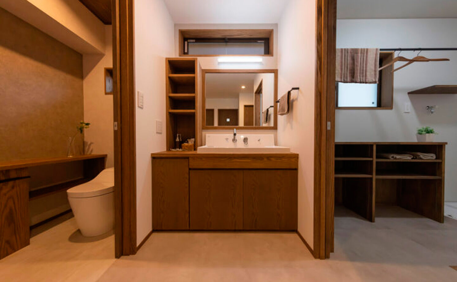 愛和 【2000万円台×平屋×ロフト】若い世代が暮らす和モダン平屋「みんなに褒められる家です！」の建築実例画像10