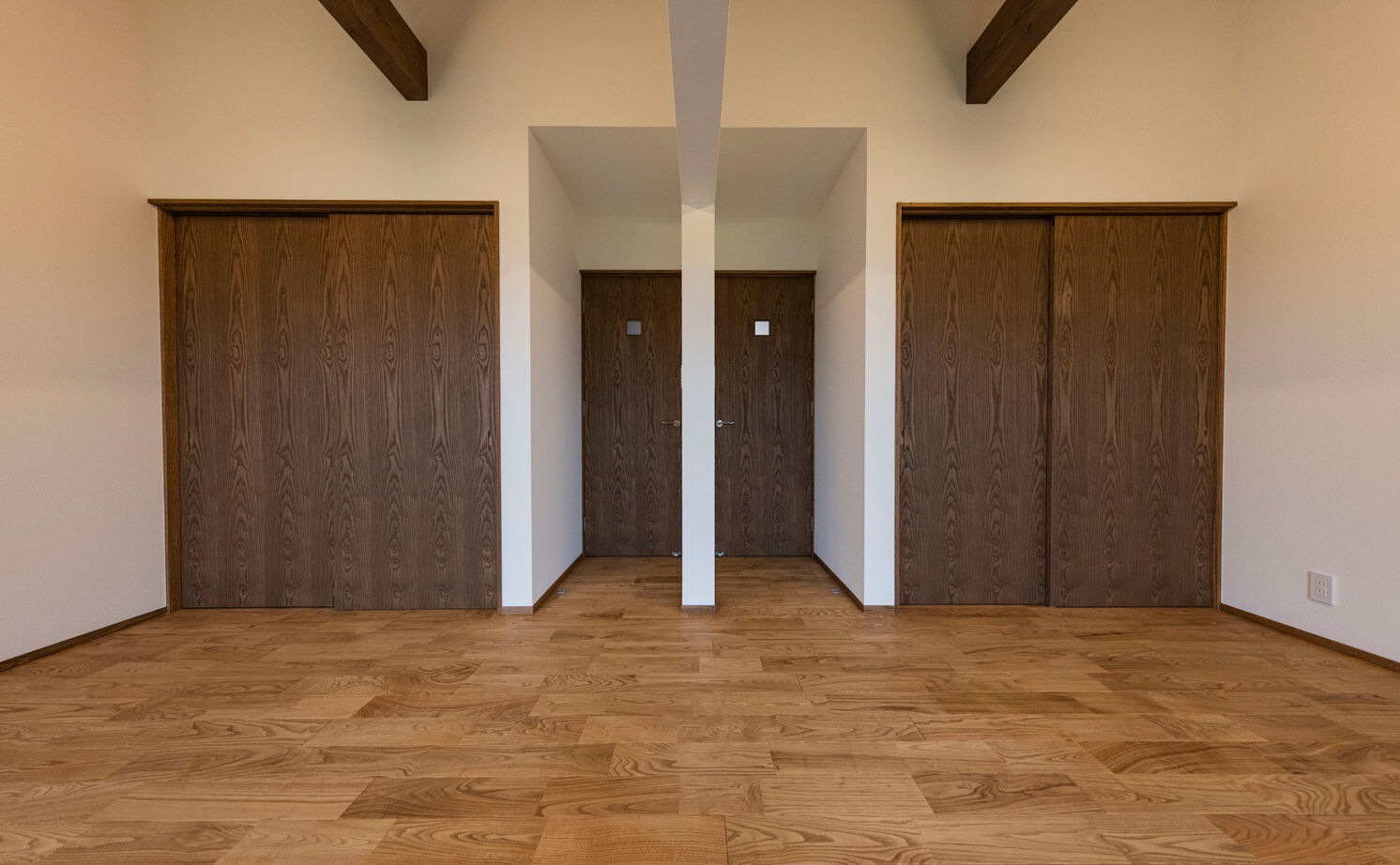 愛和 【2000万円台×平屋×ロフト】若い世代が暮らす和モダン平屋「みんなに褒められる家です！」の建築実例画像12