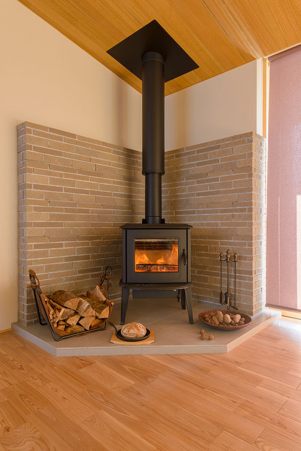 アルスホーム 【富山県】薪ストーブを家族で囲む、木のあたたかさに包まれた平屋の建築実例画像4