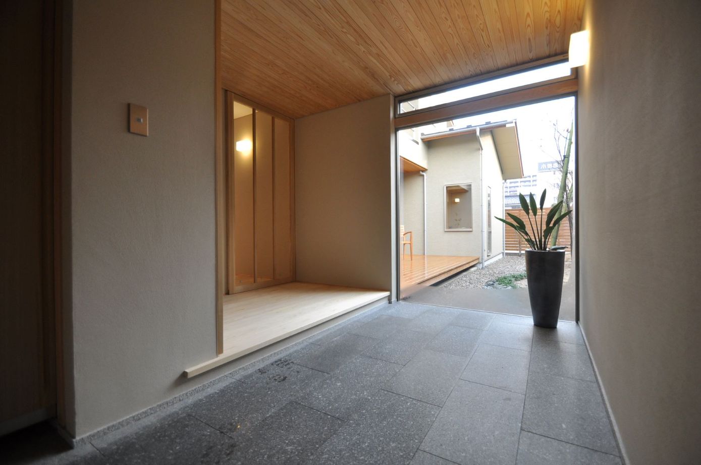 アルスホーム 【富山県】内外一体の暮らしを愉しむ、縁側のある家の建築実例画像2